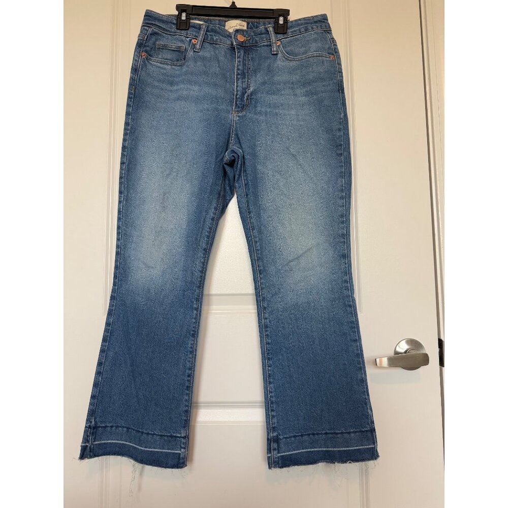 Universal Threads Womens Ankle Bootcut Jeans Size… - image 1
